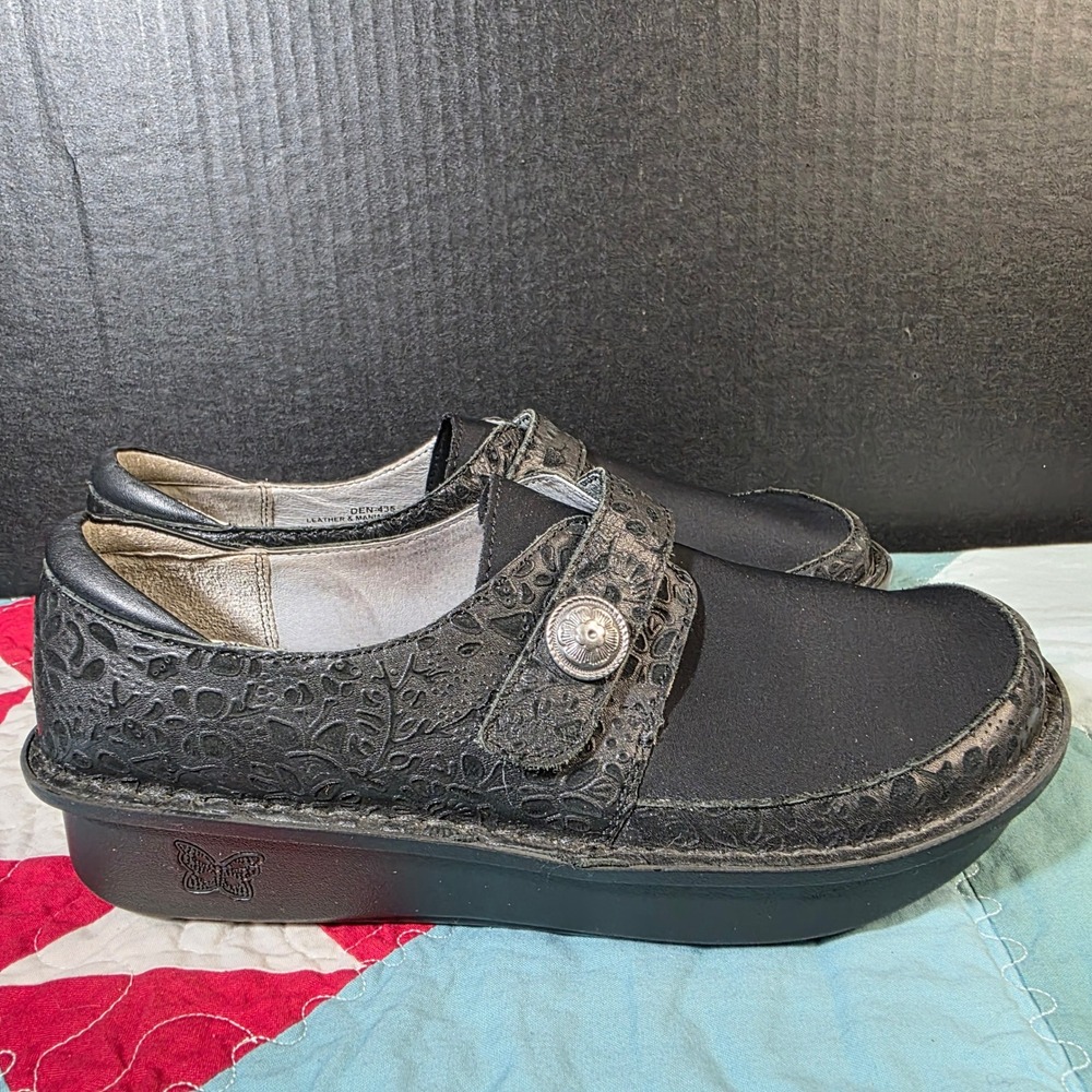 Alegria Dayna Professional Clogs Women 40 9-9.5 Black Floral Embossed Leather - Picture 4 of 10